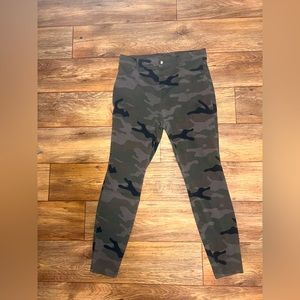 Women’s size large camo Jeggings